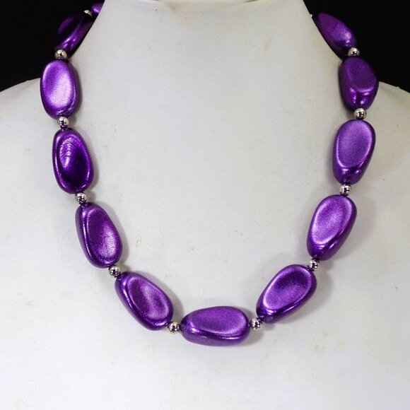 Purple bead fashion necklace with large purple beads and  shiny silver beads - Picture 1 of 9